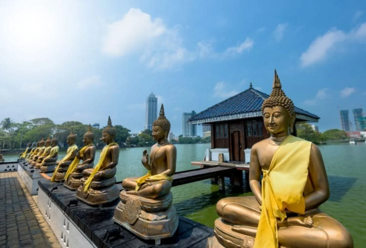 Sri-Lanka introducts curfew due to COVID2019