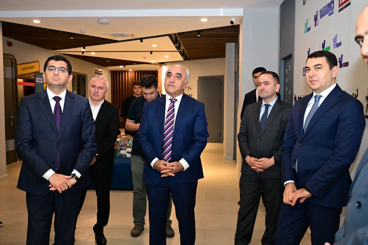 Nazir Adil Kərimli ali məktəblərin rektorları ilə görüşüb