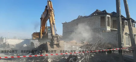 Gəncədə raket hücumu nəticəsində dağılan evlərin inşasına başlanıldı