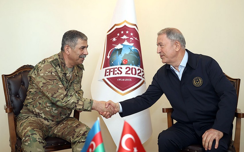 Azərbaycan və Türkiyə müdafiə nazirləri görüşüb