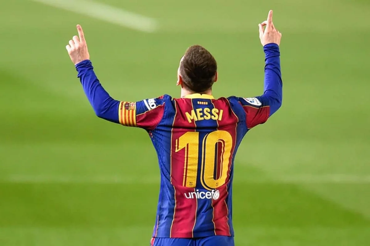 Messi Barselona ilə 2 illik müqavilə imzalayacaq