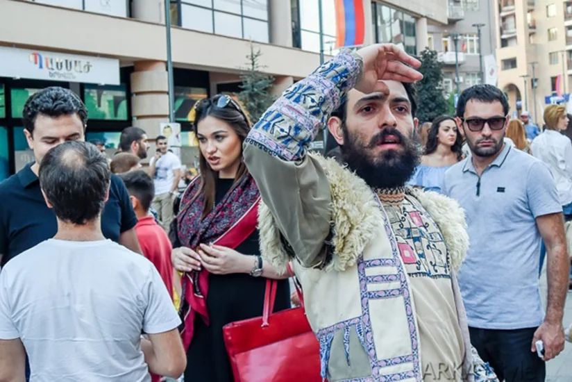 Ermənistan əhalisinin sayı 10 min 400 nəfər azalıb