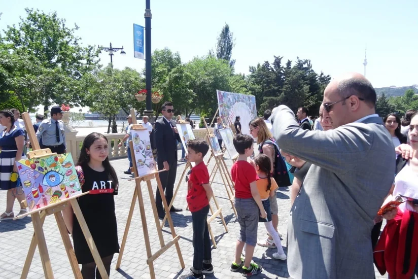 “Təhlükəsiz qida uşaqların gözü ilə” rəsm müsabiqəsinin qalibləri mükafatlandırılıb