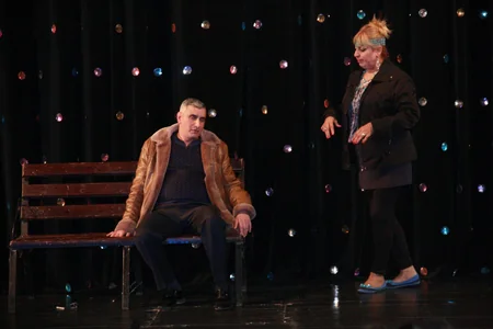 “Sönməyən ulduzlar” teatrı yeni tamaşanın premyerasını nümayiş etdirib