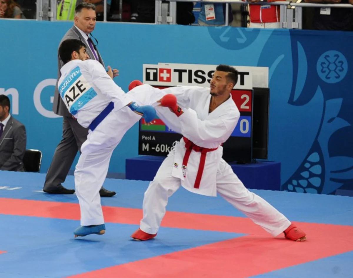 Azərbaycana Bakı 2015də ilk qızıl medalı qazandıran idmançıya mükafatı Prezident İlham Əliyev təqdim edib - ƏLAVƏ OLUNUB