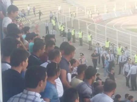 Premyer Liqa: Kəpəz-Zirə matçında insident yaşanıb - FOTO