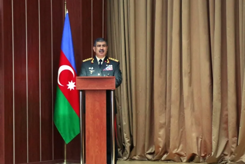 Azərbaycan müdafiə naziri hərbi hissələrin şəxsi heyətlə iş üzrə zabitləri ilə görüşüb