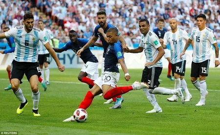 Франция со счётом 4:3 переиграла Аргентину и вышла в четвертьфинал ЧМ-2018 - ВИДЕО