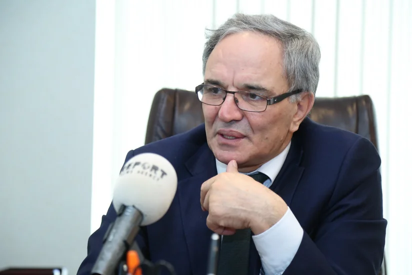 Əflatun Amaşov: “Bir qəzeti 1000 nəfər, 2000 nəfər oxumursa, bu qəzet onda kim üçün çap olunur?”