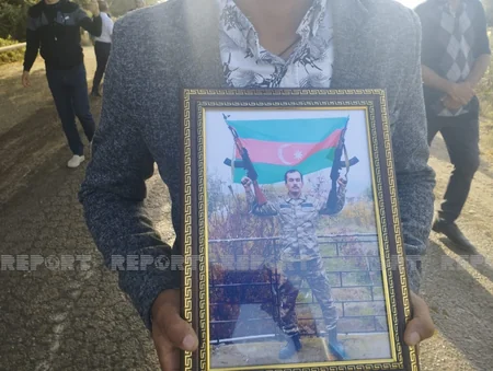 Salyanda şəhid hərbi qulluqçu Elmi Səmədovun dəfn mərasimi keçirilib