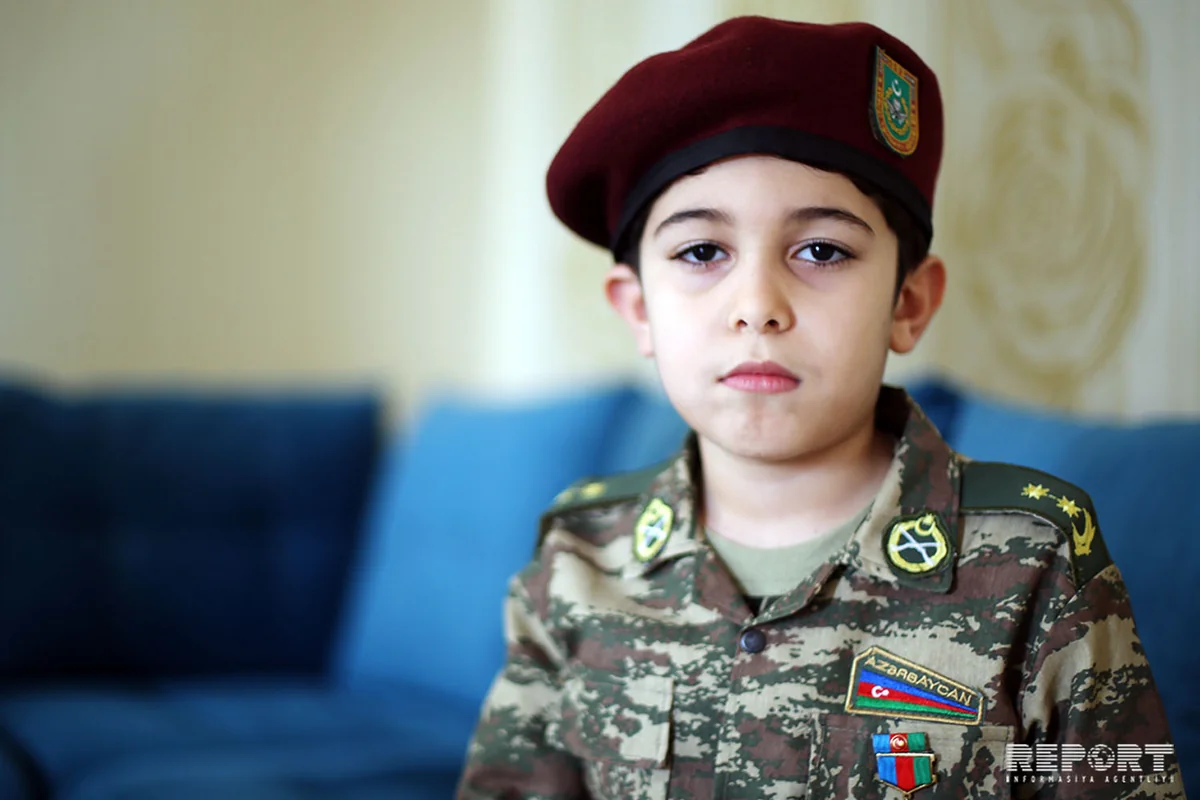 Milli Qəhrəmanın həyat yoldaşı: “Nazirin yaxasına nişan sancdığı oğlum atasının şəhid olduğunu bilmir”
