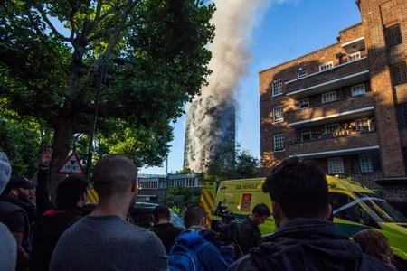 Полиция Лондона подтвердила гибель шести человек при пожаре в высотке - ВИДЕО - ОБНОВЛЕНО - 3