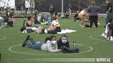 Nyu-York parklarında koronavirusdan qoruyan dairələr - VİDEOREPORTAJ