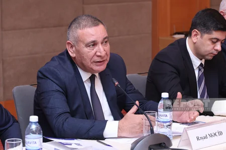 Media subyektlərinin bərabər seçkiqabağı təşviqat imkanları ilə bağlı müzakirələr aparılıb