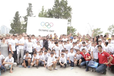 Dənizkənarı Bulvarda “Beynəlxalq Olimpiya Günü” keçirilib