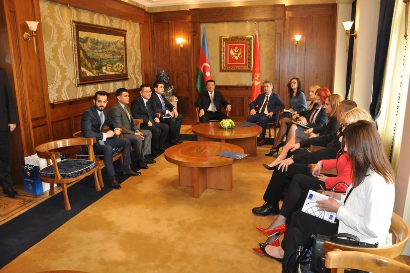 Azərbaycanla Monteneqro arasında icazəsiz yaşayan şəxslərin readmissiyası haqqında saziş imzalanıb