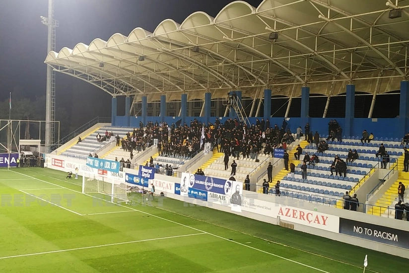 Qarabağ azarkeşləri Neftçinin baş məşqçisini istefaya səsləyiblər