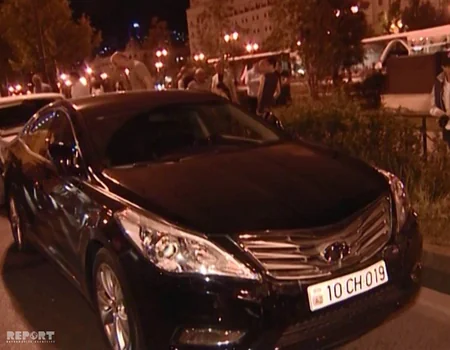 Bakıda yüksək sürətlə gedən BMW zəncirvari yol qəzası törədib - YENİLƏNİB - FOTO - VİDEO