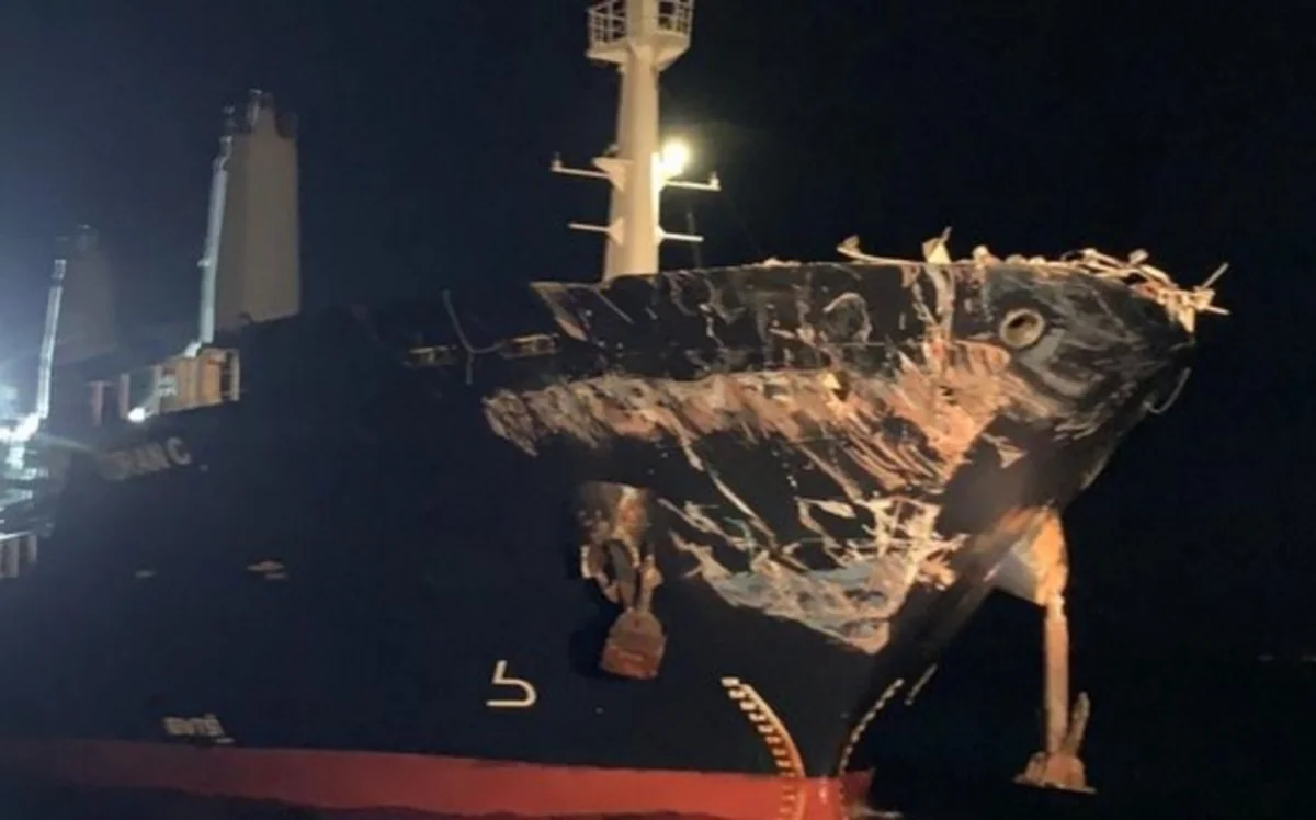 В Мраморном море у Стамбула столкнулись два сухогруза