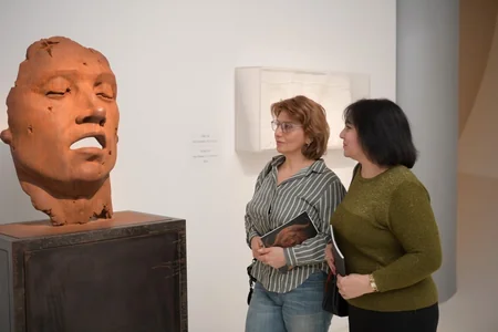 Heydər Əliyev Mərkəzində fransız heykəltəraş Mauro Kordanın sərgisi açılıb