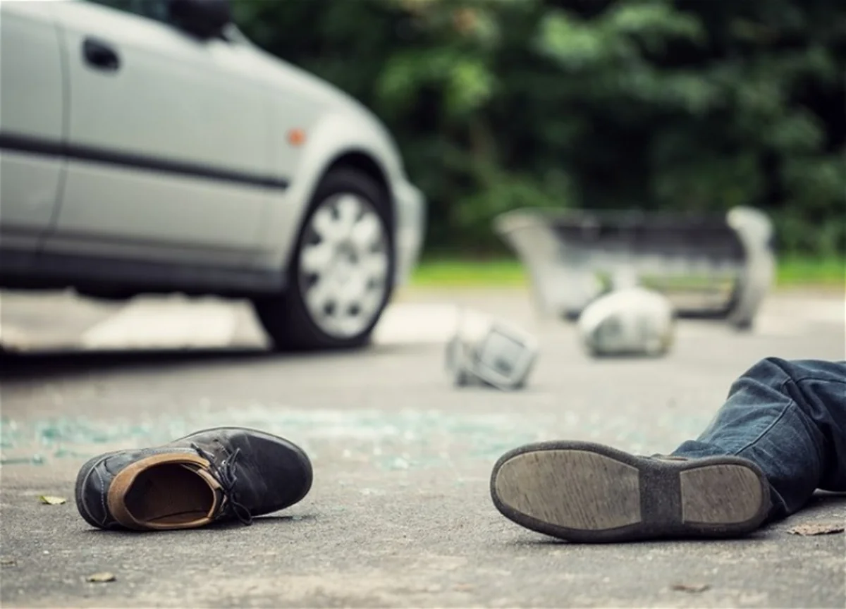 Sumqayıtda avtomobil gənc oğlanı vuraraq ağır xəsarət yetirib