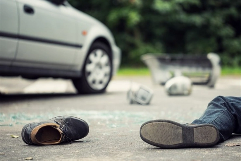 Sumqayıtda avtomobil gənc oğlanı vuraraq ağır xəsarət yetirib