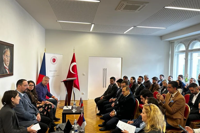 Türkiyənin 100 illiyi tədbirləri çərçivəsində Praqada süni intellekt tədbiri keçirilib