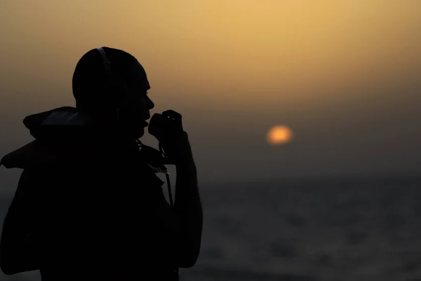 Пять иранских катеров пытались остановить британский танкер