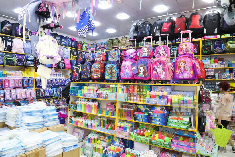 Məktəbli bazarında vəziyyət - satıcılar alıcı qıtlığı yaşayır - REPORTAJ