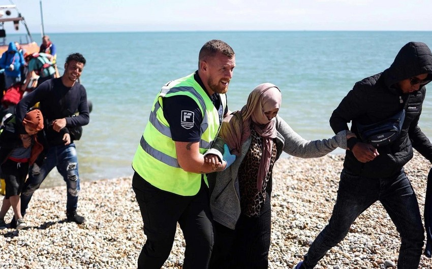  Britaniyanın Ruandaya qeyri-qanuni miqrantları göndərəcəyi vaxt məlum olub