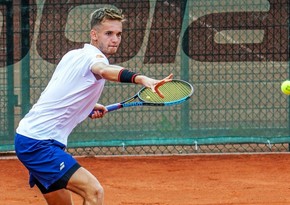 Almaniyalı tennisçi setlərarası fasilə zamanı duş qəbul etdiyi üçün diskvalifikasiya olunub