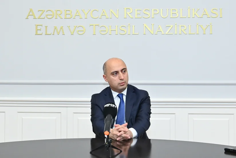 Nazir: Rayonlarda təxminən 1500-ə yaxın məktəbdə şagird sayı 100-dən azdır