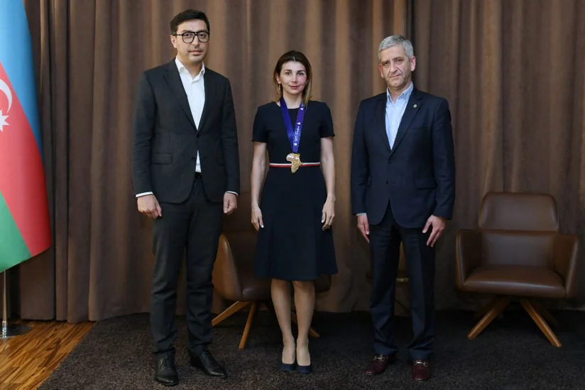 Фарид Гаибов встретился с азербайджанской триатлонисткой, получившей статус Ironman