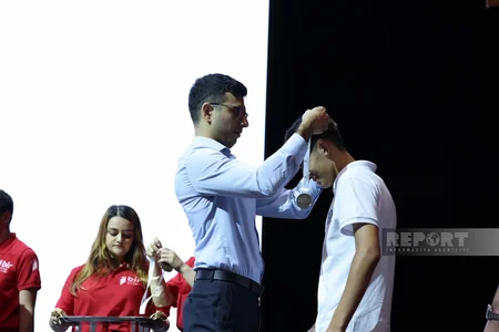 Respublika fənn olimpiadalarının qalibləri mükafatlandırılıb