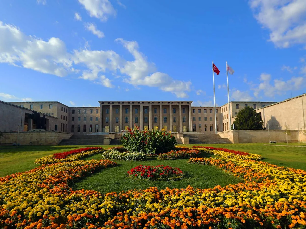 İsveçin NATO üzvlük protokolu Türkiyə parlamentinin komissiyasında qəbul edilib