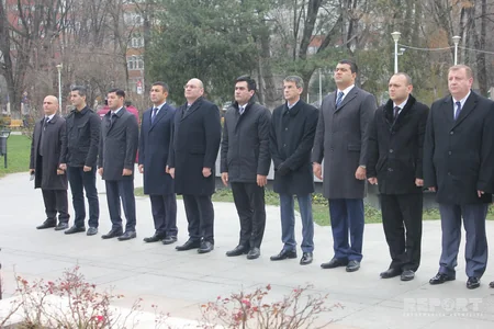 Buxarestdə ümummilli lider Heydər Əliyevin xatirəsi anılıb - FOTO