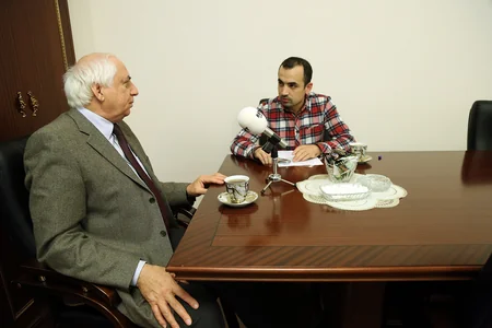 Hadı Rəcəbli: “Deputatın telefonuna cavab verməyən məmurlara qarşı şəxsi nifrət oyanır” - MÜSAHİBƏ