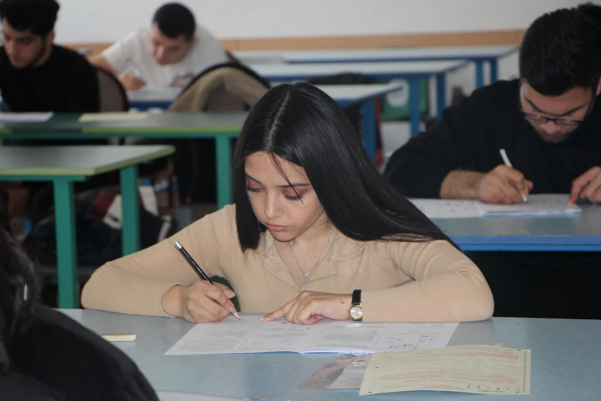 Ali məktəblərin magistraturalarına qəbul imtahanı keçirilib - YENİLƏNİB