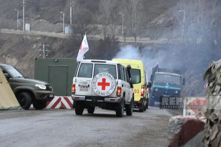 ICRC vehicles and ambulances pass freely through Khankandi-Lachin road again - VIDEO