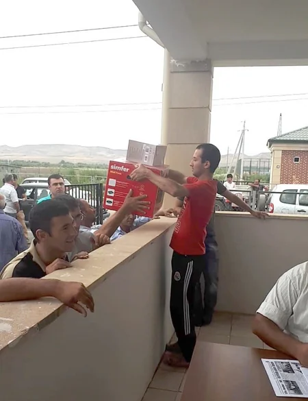 Dövlət Komitəsinin əməkdaşları Cocuq Mərcanlıda sakinlərlə görüşüblər