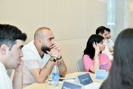 “Rəqəmsal mediada “storytelling” və müasir publisistika” mövzusunda təlimlərə başlanılıb