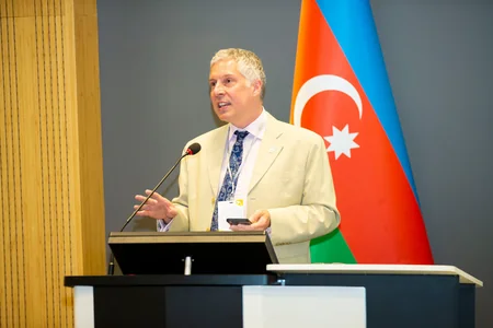 Yelo Bankın dəstəyi ilə UNEC-də forum keçirilib