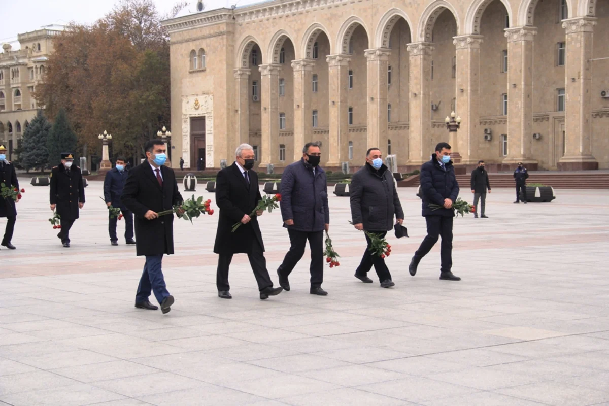 Gəncədə ümummilli lider Heydər Əliyevin xatirəsi yad edilib