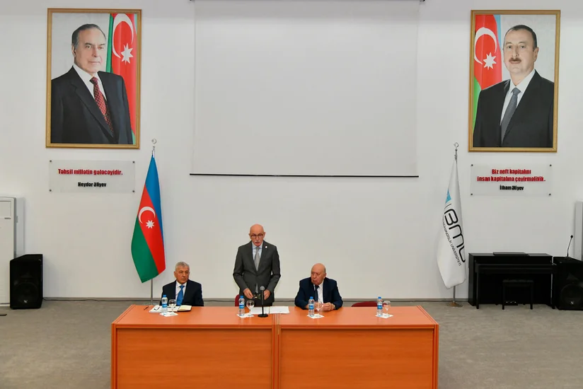 Bakı Mühəndislik Universitetinin yeni rektoru kollektivə təqdim olunub
