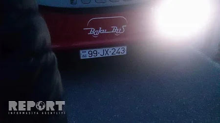 BakuBusın avtobusu qəzaya düşüb - FOTO