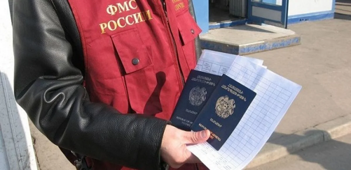 ​В Кировске пенсионерка прописала в квартире супружескую пару азербайджанцев