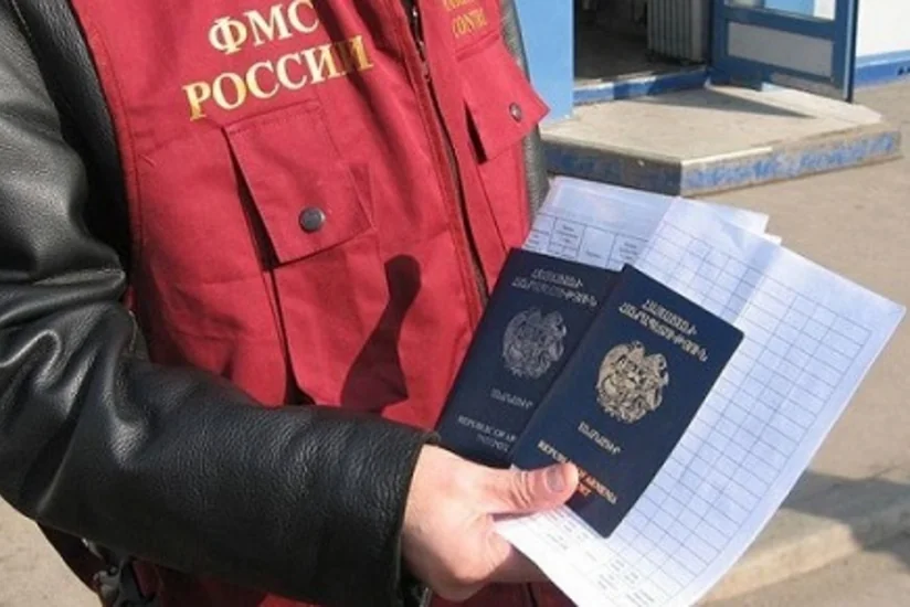 ​В Кировске пенсионерка прописала в квартире супружескую пару азербайджанцев