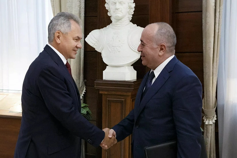 Russian and Armenian defense ministers mull regional issues