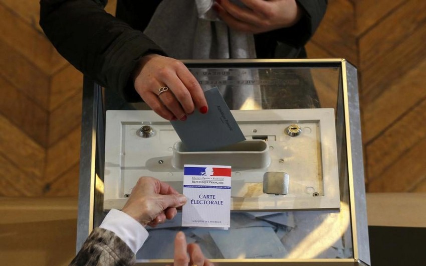 Fransada növbədənkənar parlament seçkiləri keçirilir