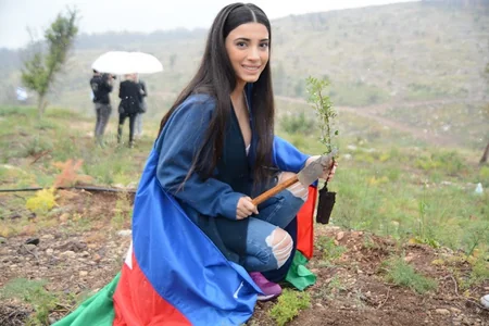 ​Səmra Rəhimli İsraildə keçirilən Eurovision Partydə iştirak edib
